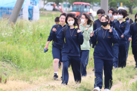会場へ